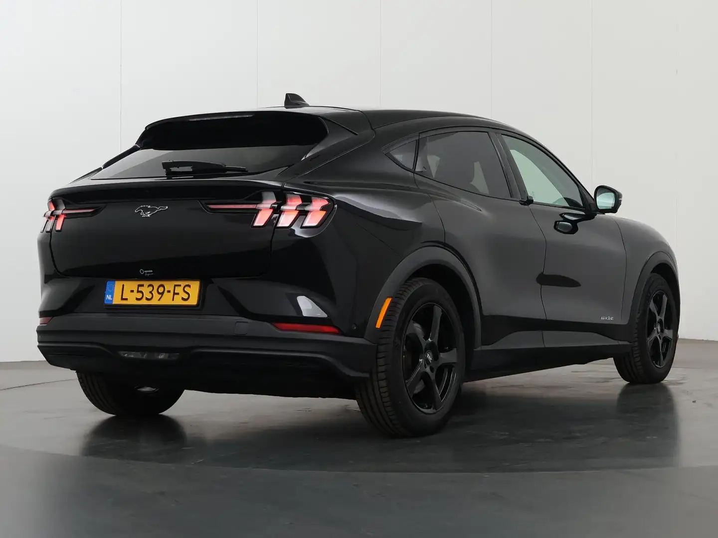 Ford Mustang Mach-E RWD 75 kWh | Panoramadak | B&O Audio | 360 Camera Noir - 2