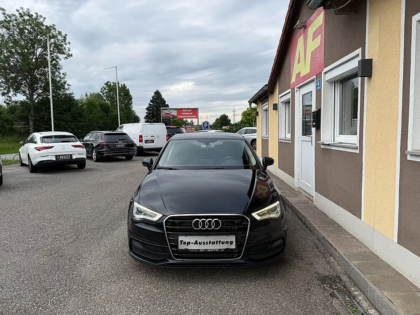 Audi A3 Ambiente 2,0 TDI | S-LINE | TEILLEDER | 18-ZOLL Schwarz - 2