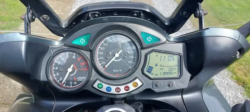 Yamaha FJR 1300 - foto 3