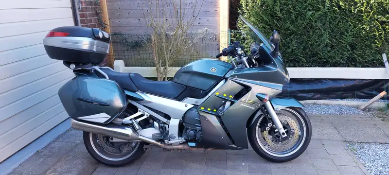 Yamaha FJR 1300 - foto 4
