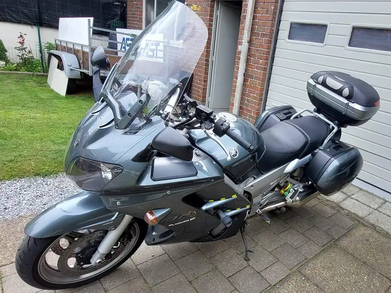 Yamaha FJR 1300 - foto 2