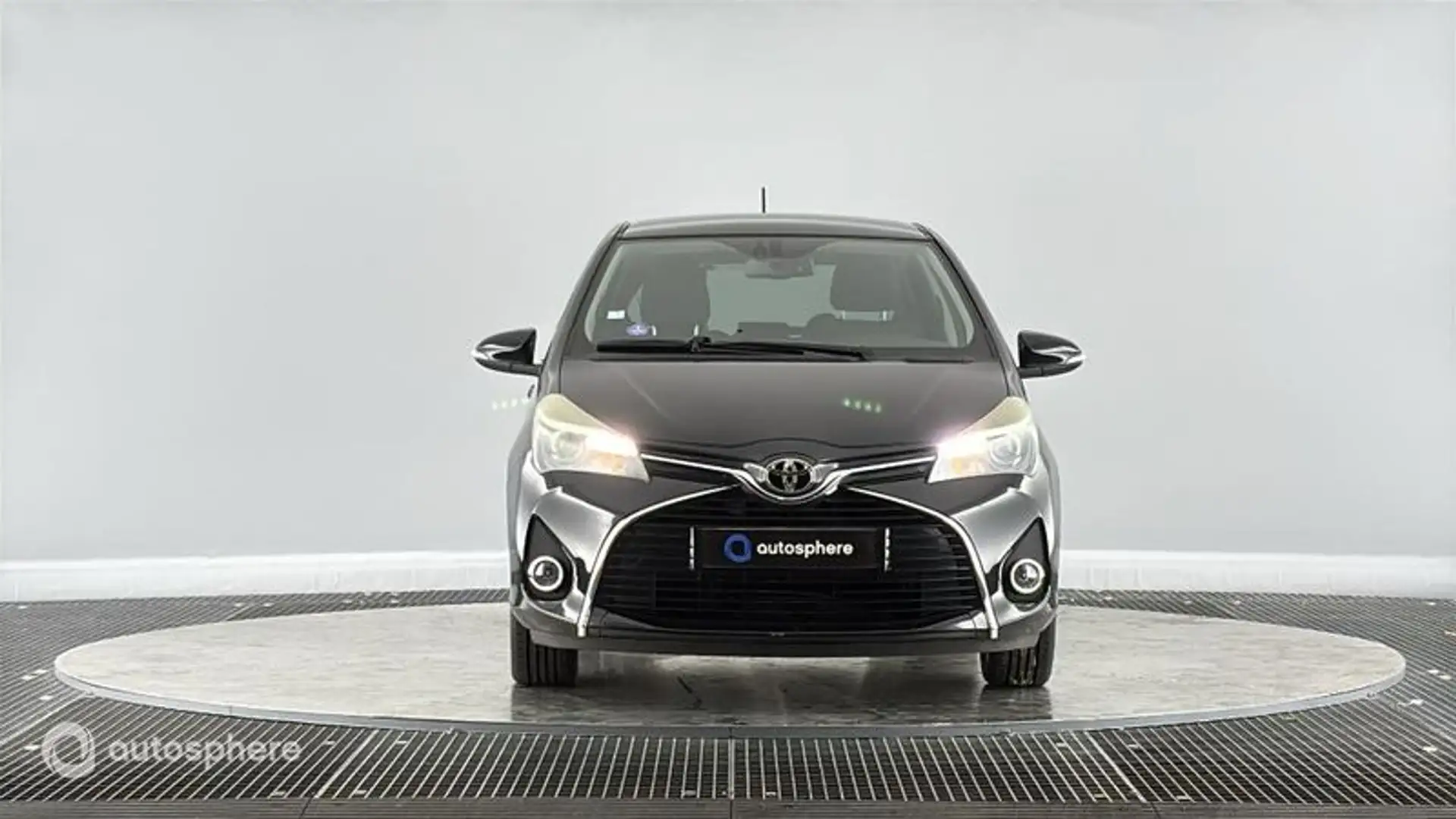 Toyota Yaris 100 VVT-i Lounge 5p - 2