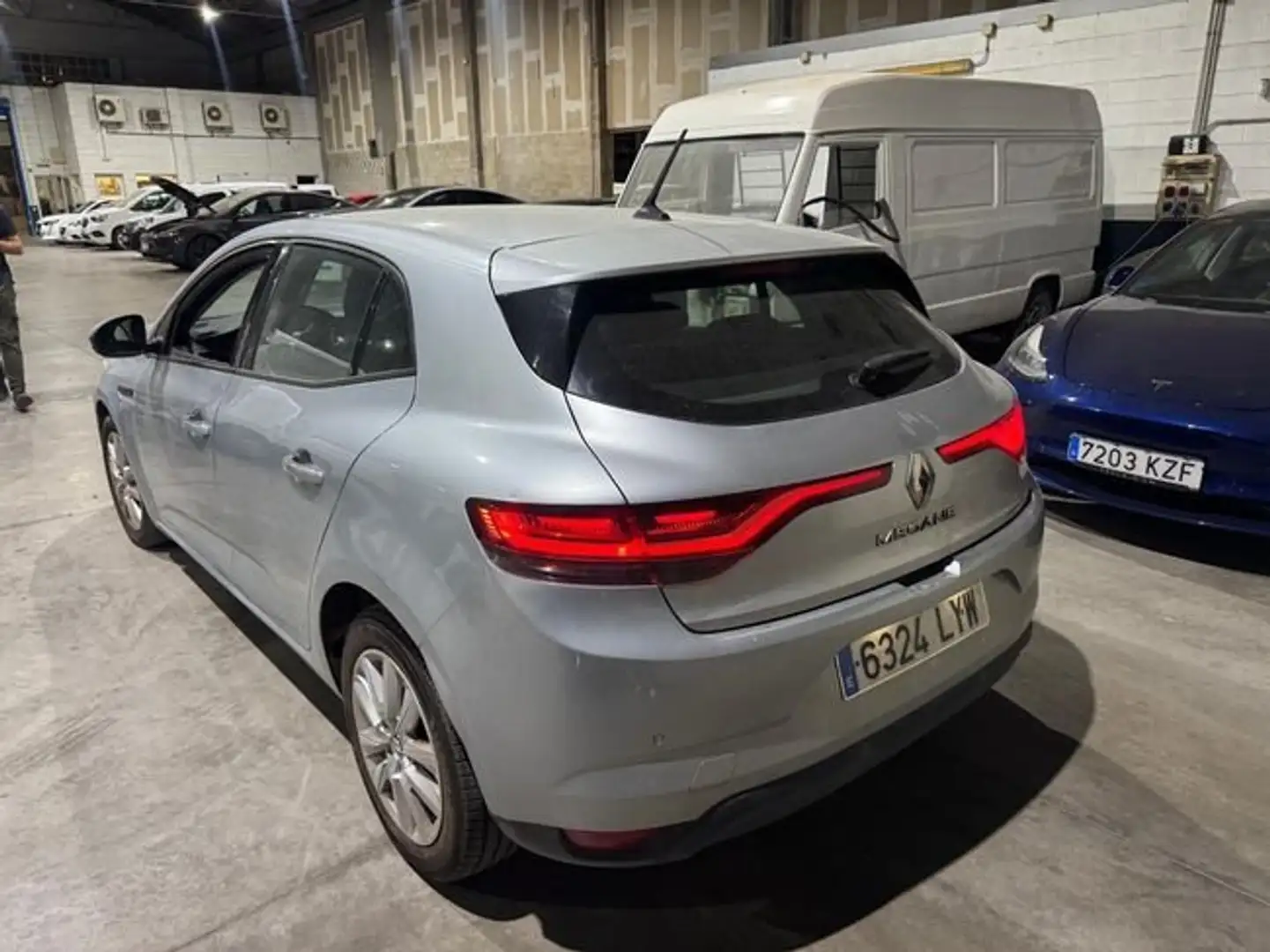 Renault Megane (O) Intens TCe 103 kW (140CV) GPF Gris - 2