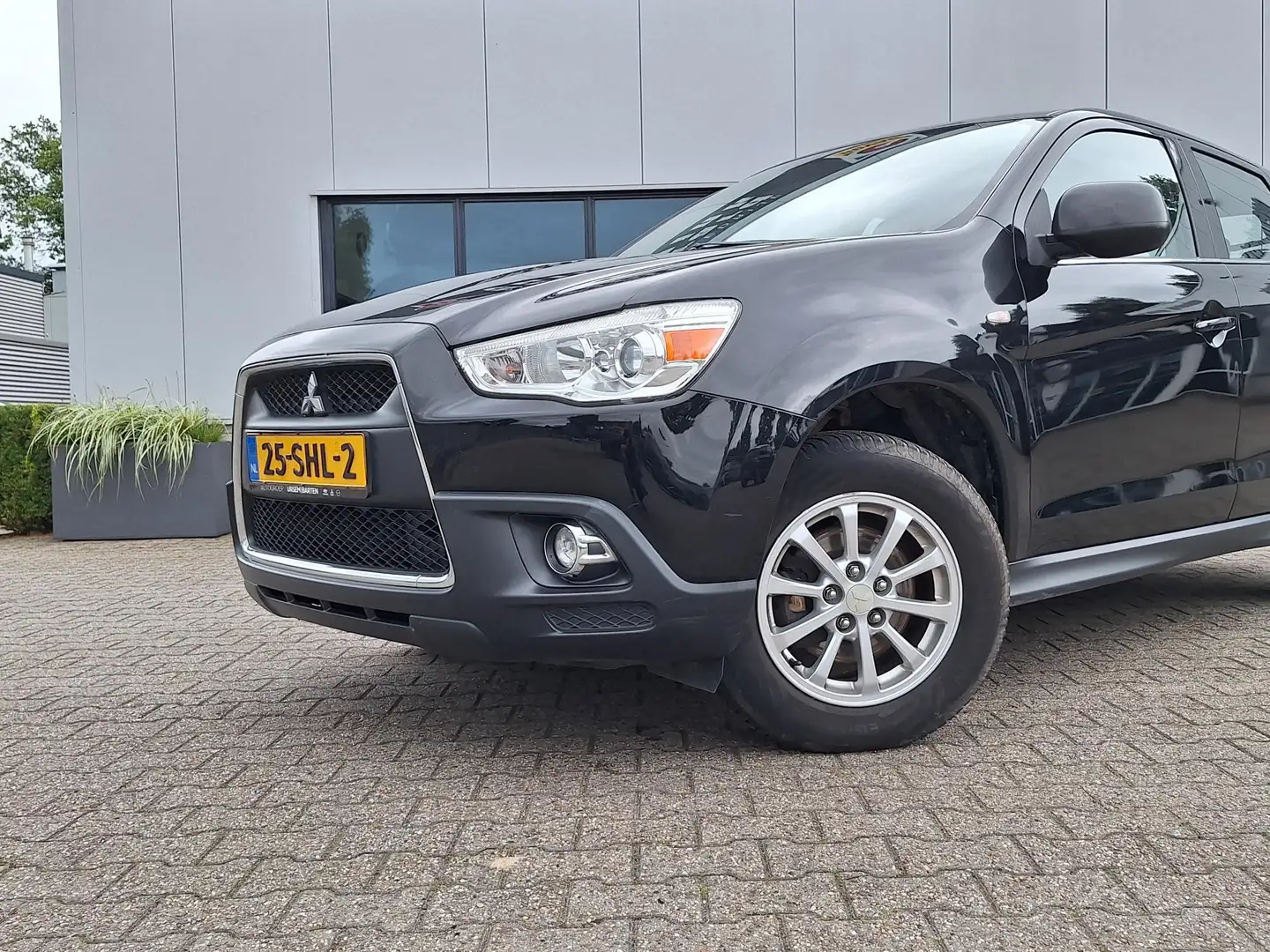 Mitsubishi ASX 1.6 Intro Edition ALLEEN HANDEL/ EXPORT Чорний - 2