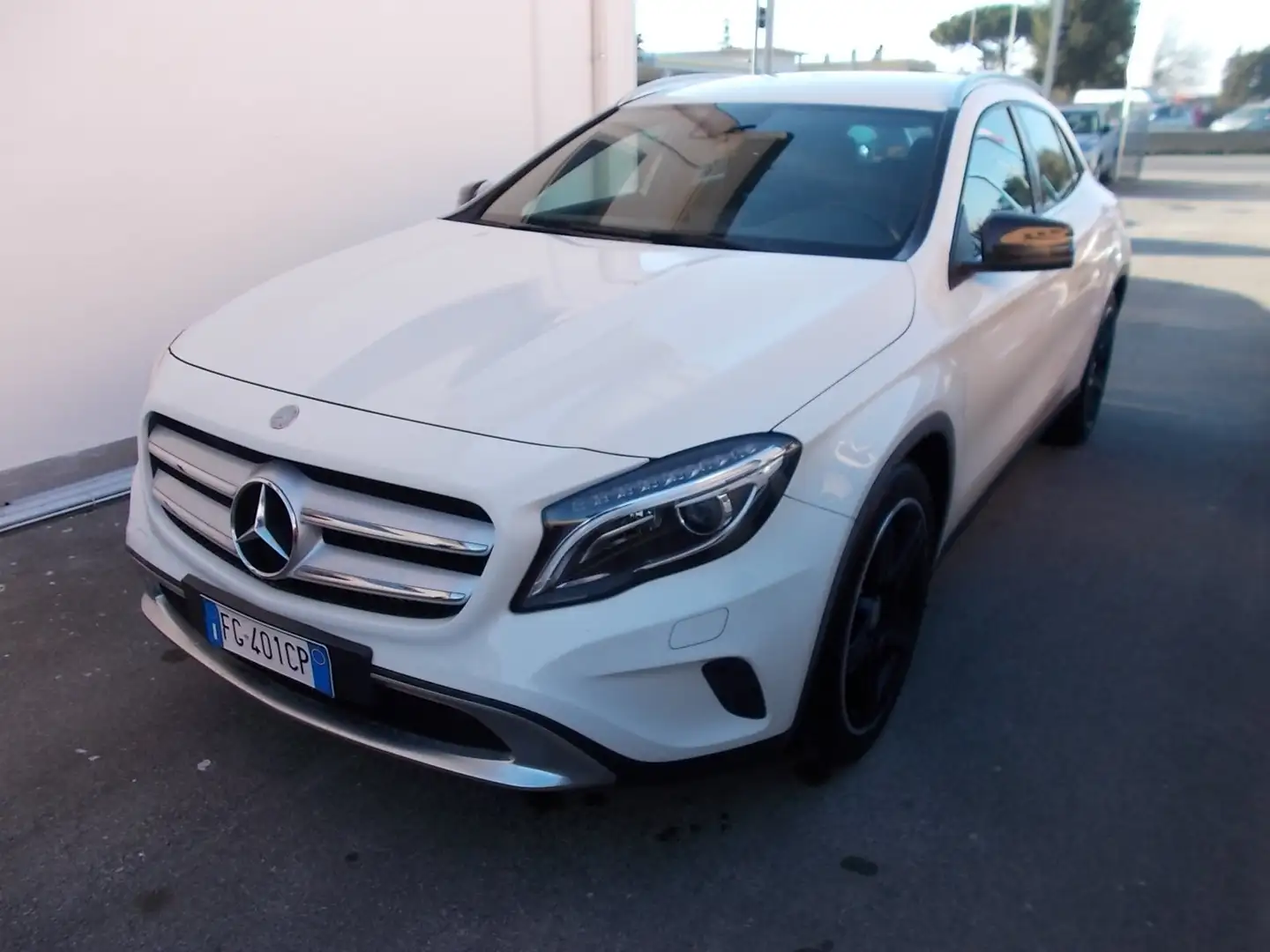 Mercedes-Benz GLA 200 Sport Bianco - 1