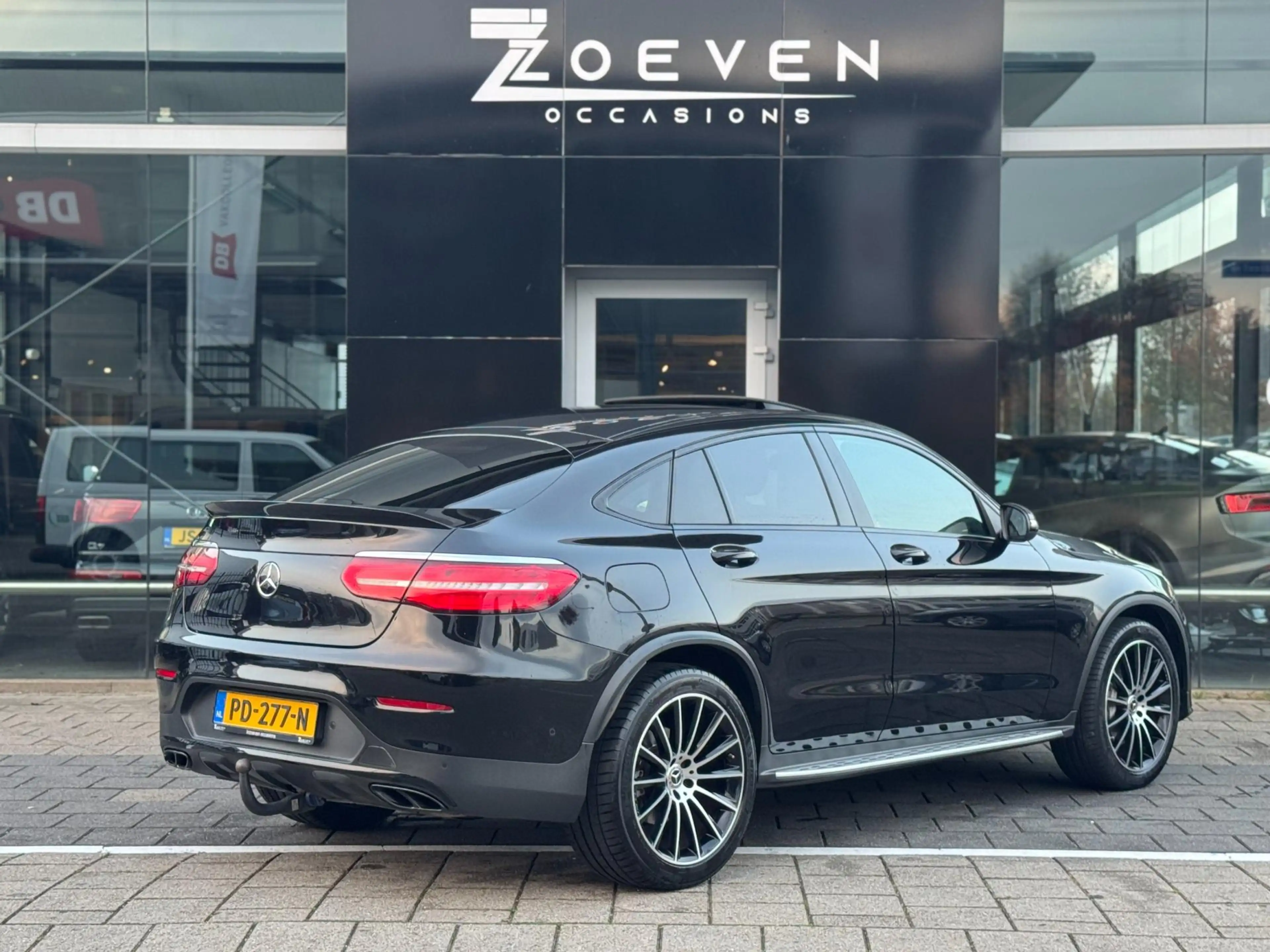 Mercedes-Benz GLC 250 Coupé 4MATIC Edition 1 — photo 6