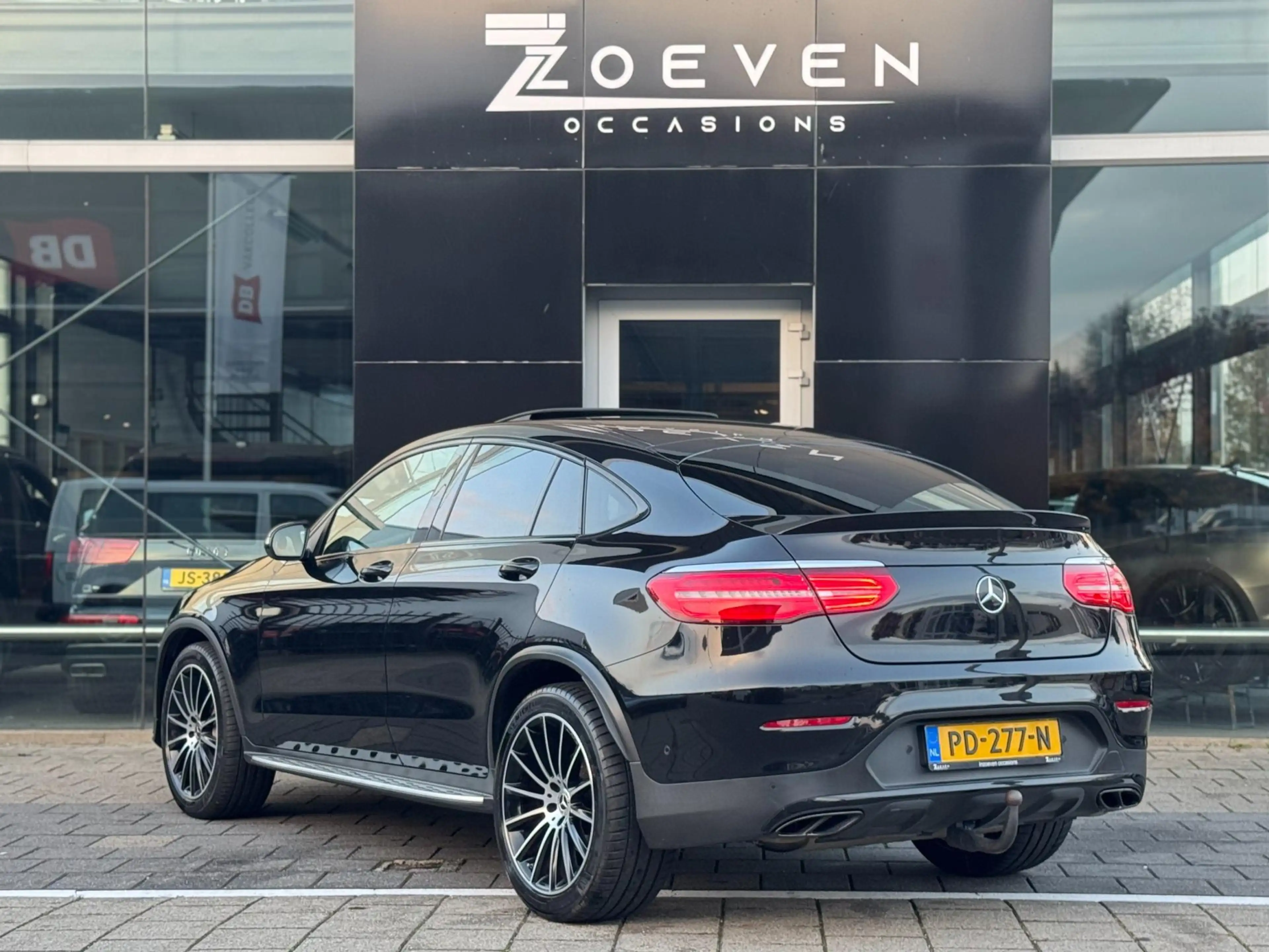 Mercedes-Benz GLC 250 Coupé 4MATIC Edition 1 — photo 5