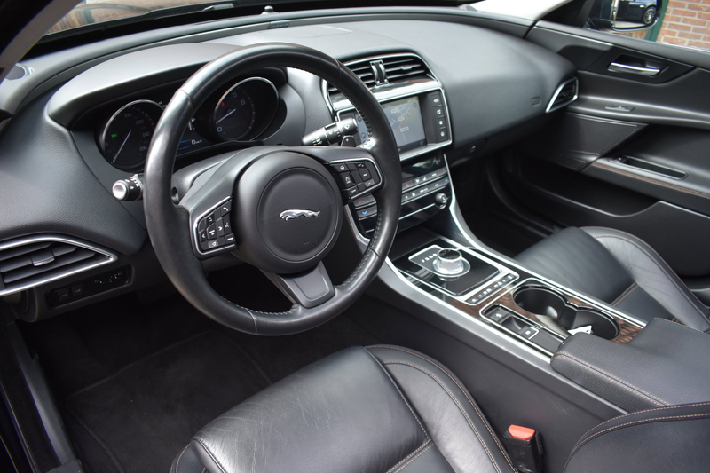 Jaguar XE 2.0 Portfolio '16 Pano Clima Navi Cruise Leder Inr — photo 13