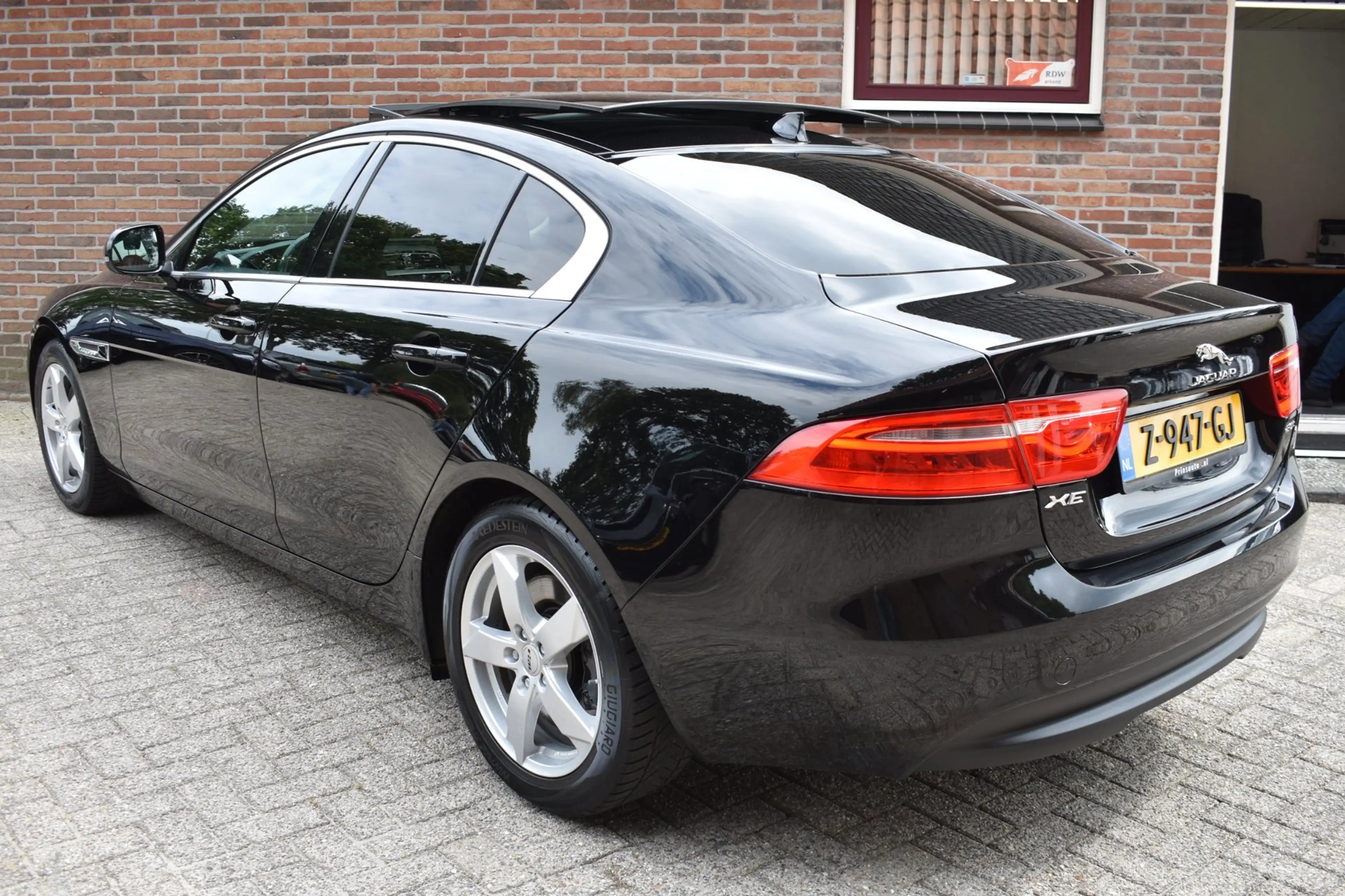 Jaguar XE 2.0 Portfolio '16 Pano Clima Navi Cruise Leder Inr — photo 16