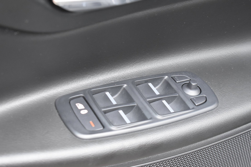 Jaguar XE 2.0 Portfolio '16 Pano Clima Navi Cruise Leder Inr — photo 21