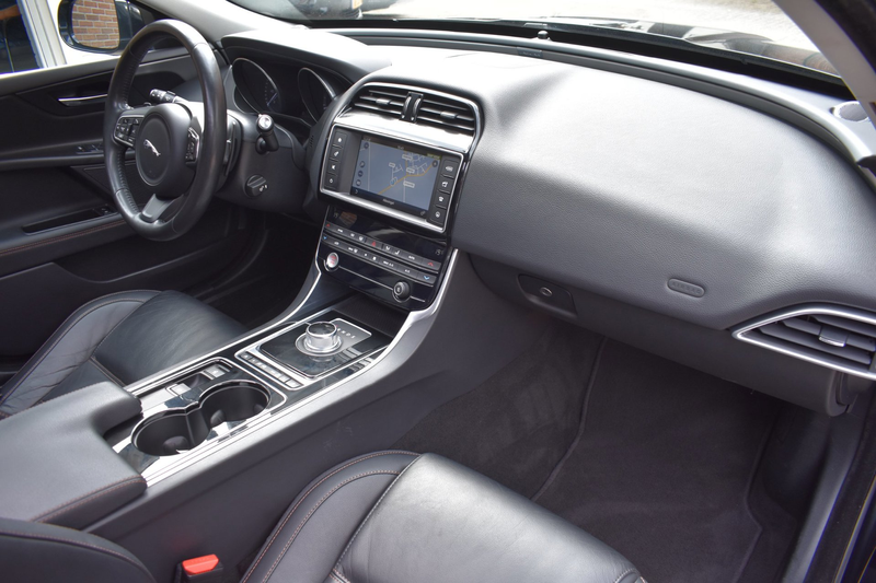 Jaguar XE 2.0 Portfolio '16 Pano Clima Navi Cruise Leder Inr — photo 20
