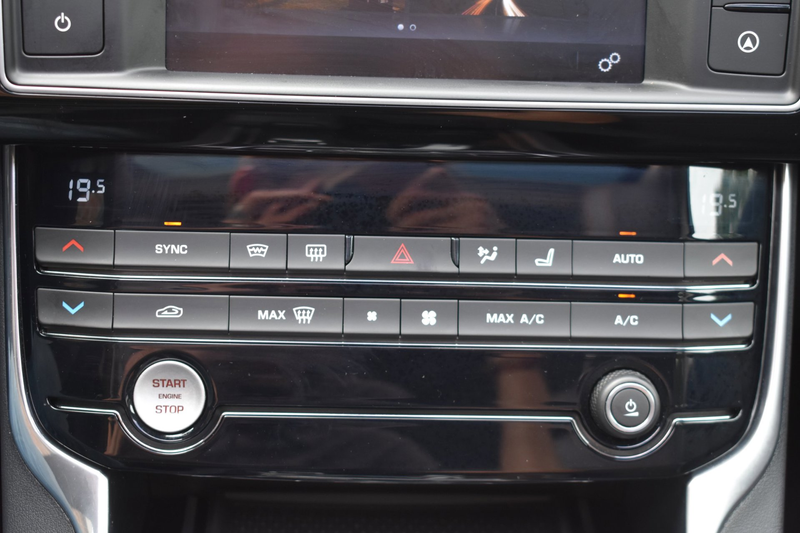Jaguar XE 2.0 Portfolio '16 Pano Clima Navi Cruise Leder Inr — photo 15
