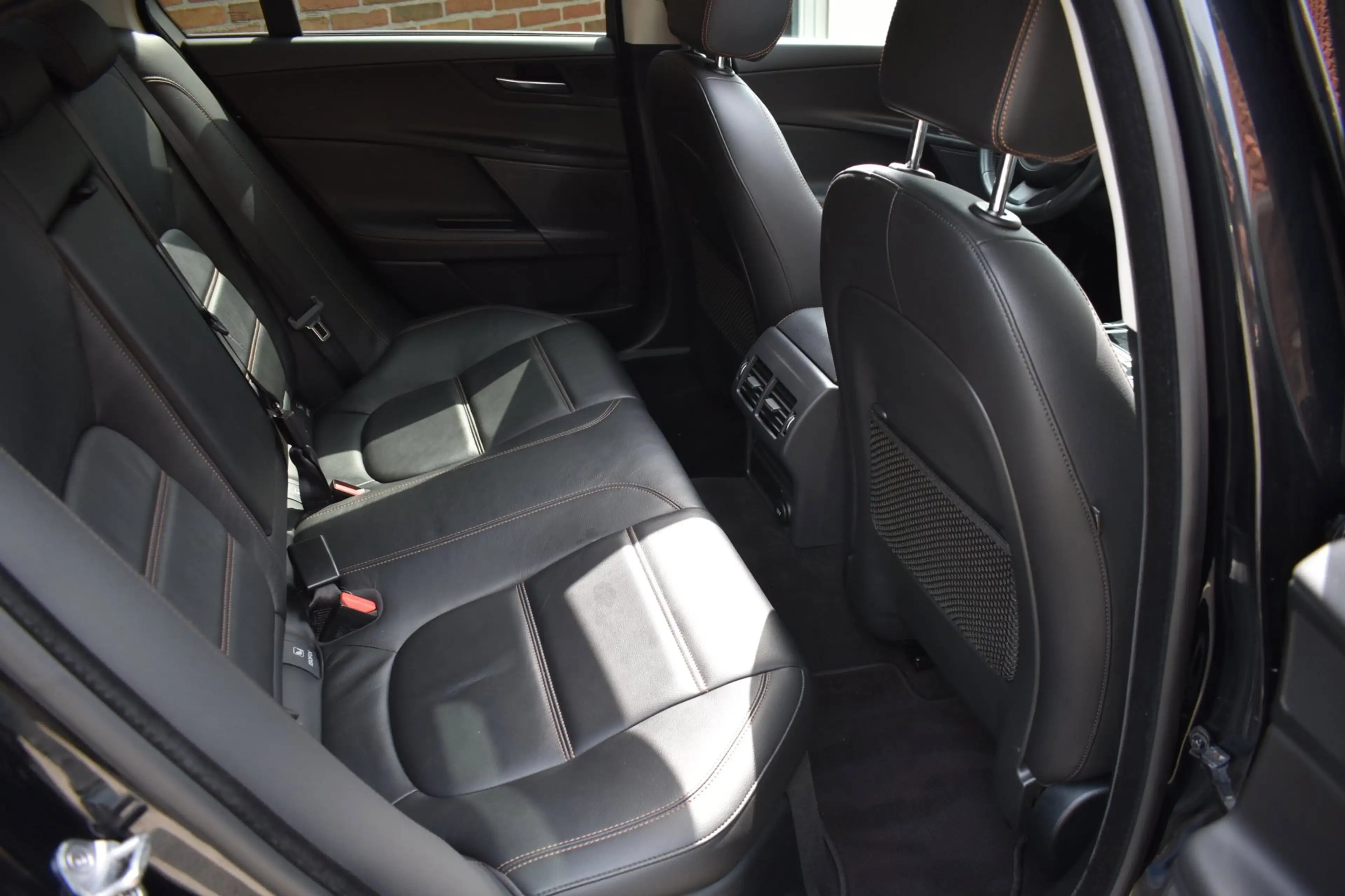 Jaguar XE 2.0 Portfolio '16 Pano Clima Navi Cruise Leder Inr — photo 5