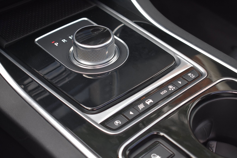 Jaguar XE 2.0 Portfolio '16 Pano Clima Navi Cruise Leder Inr — photo 17