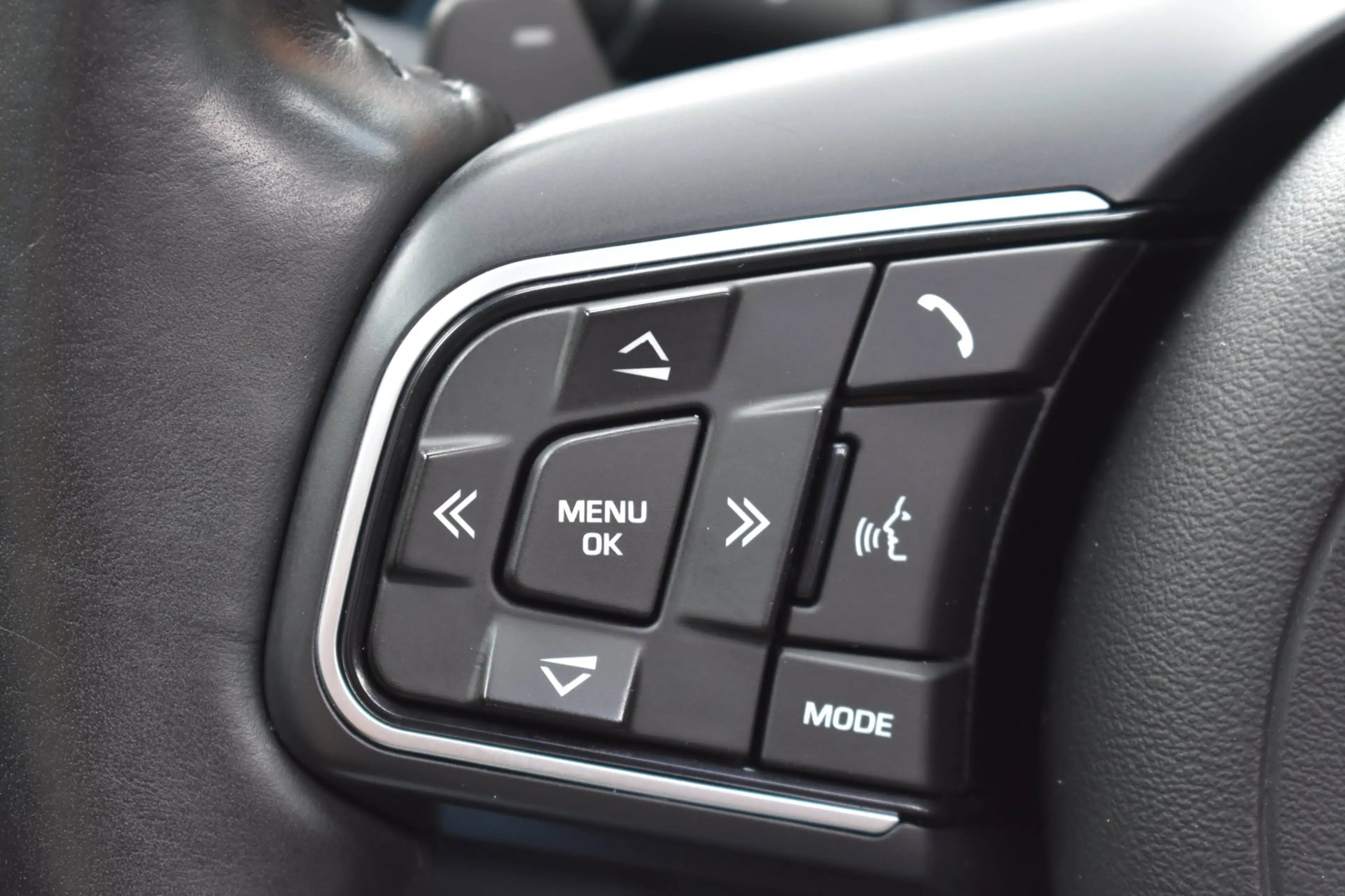 Jaguar XE 2.0 Portfolio '16 Pano Clima Navi Cruise Leder Inr — photo 11