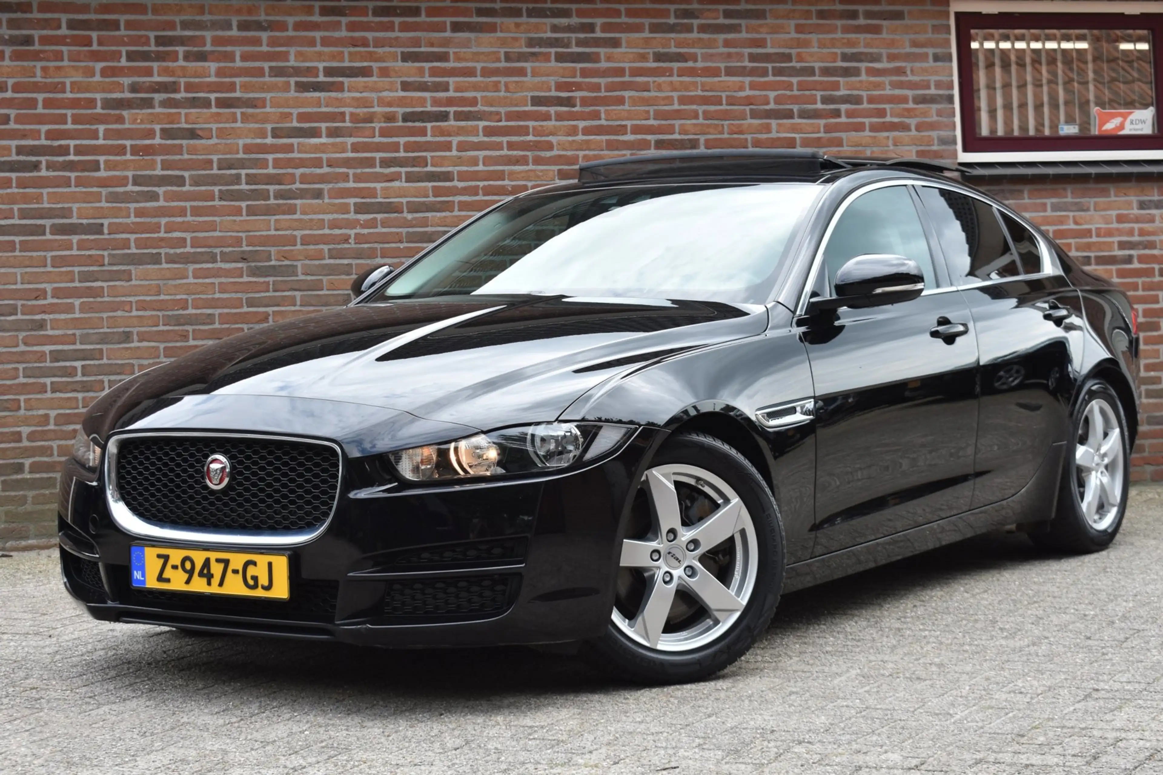 Jaguar XE 2.0 Portfolio '16 Pano Clima Navi Cruise Leder Inr