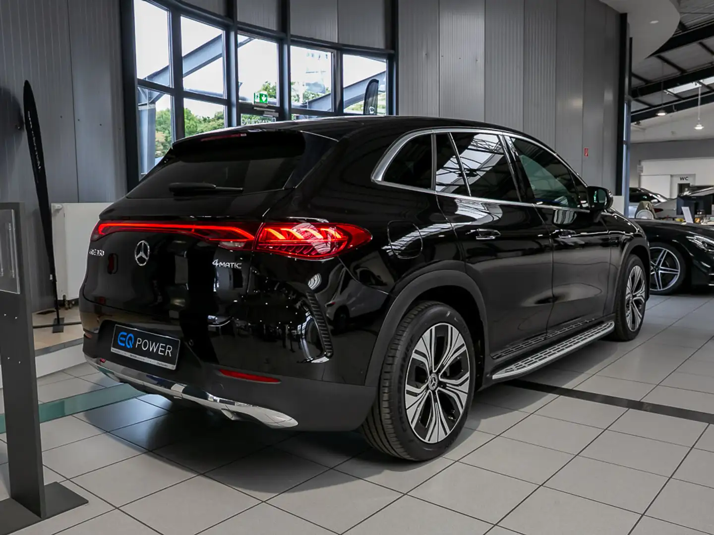 Mercedes-Benz EQE SUV 4M ELECTRIC ART GUARD 360° MEMORY Schwarz - 2