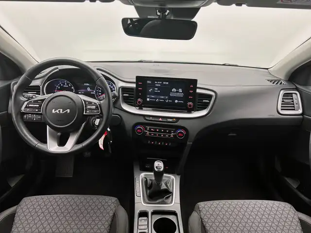 Kia Ceed view 2