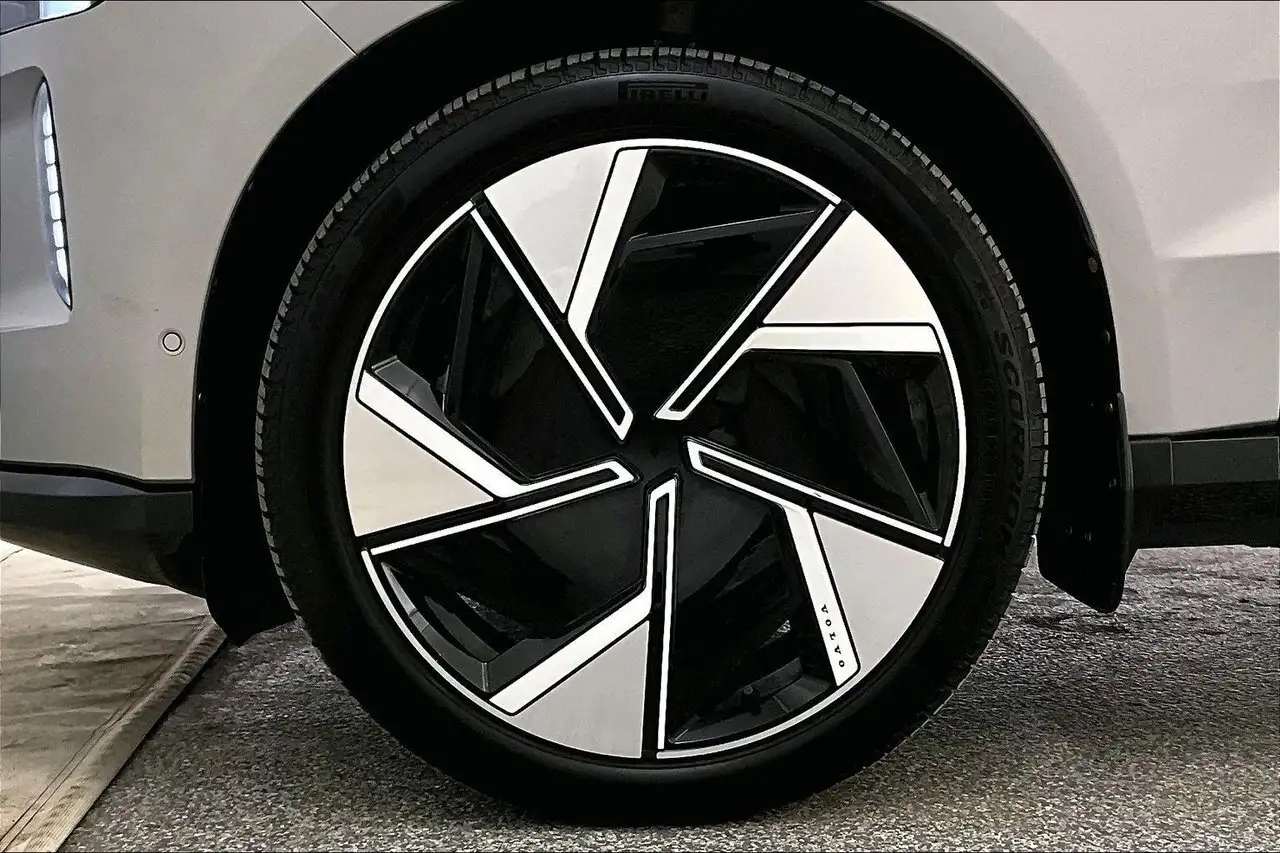 Volvo EX90 снимка Volvo EX90