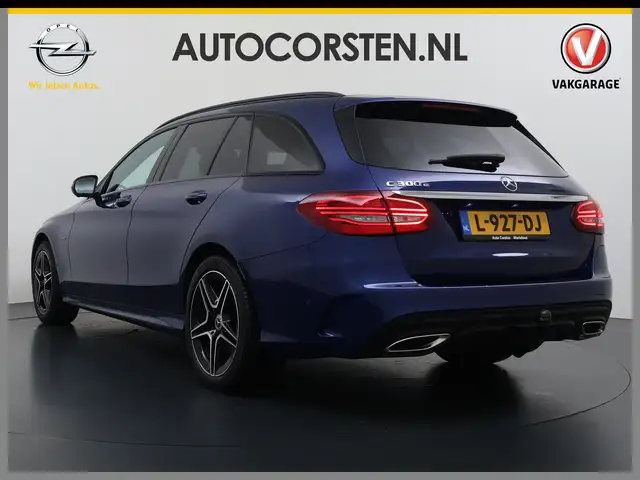 Mercedes-Benz C-Class view 2