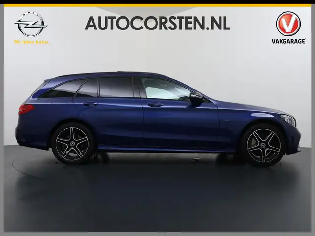 Mercedes-Benz C-Class view 4