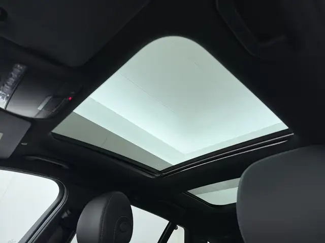 Mercedes-Benz C-Class view 13