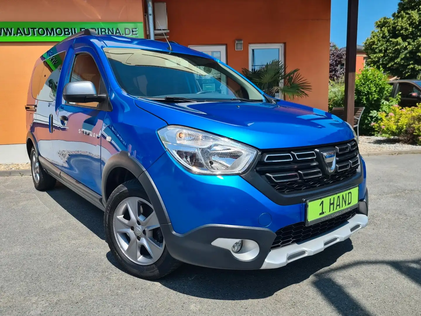 Dacia Dokker TCe 115 Stepway Celebration +NAVI/SHZ/AHK Blau - 1