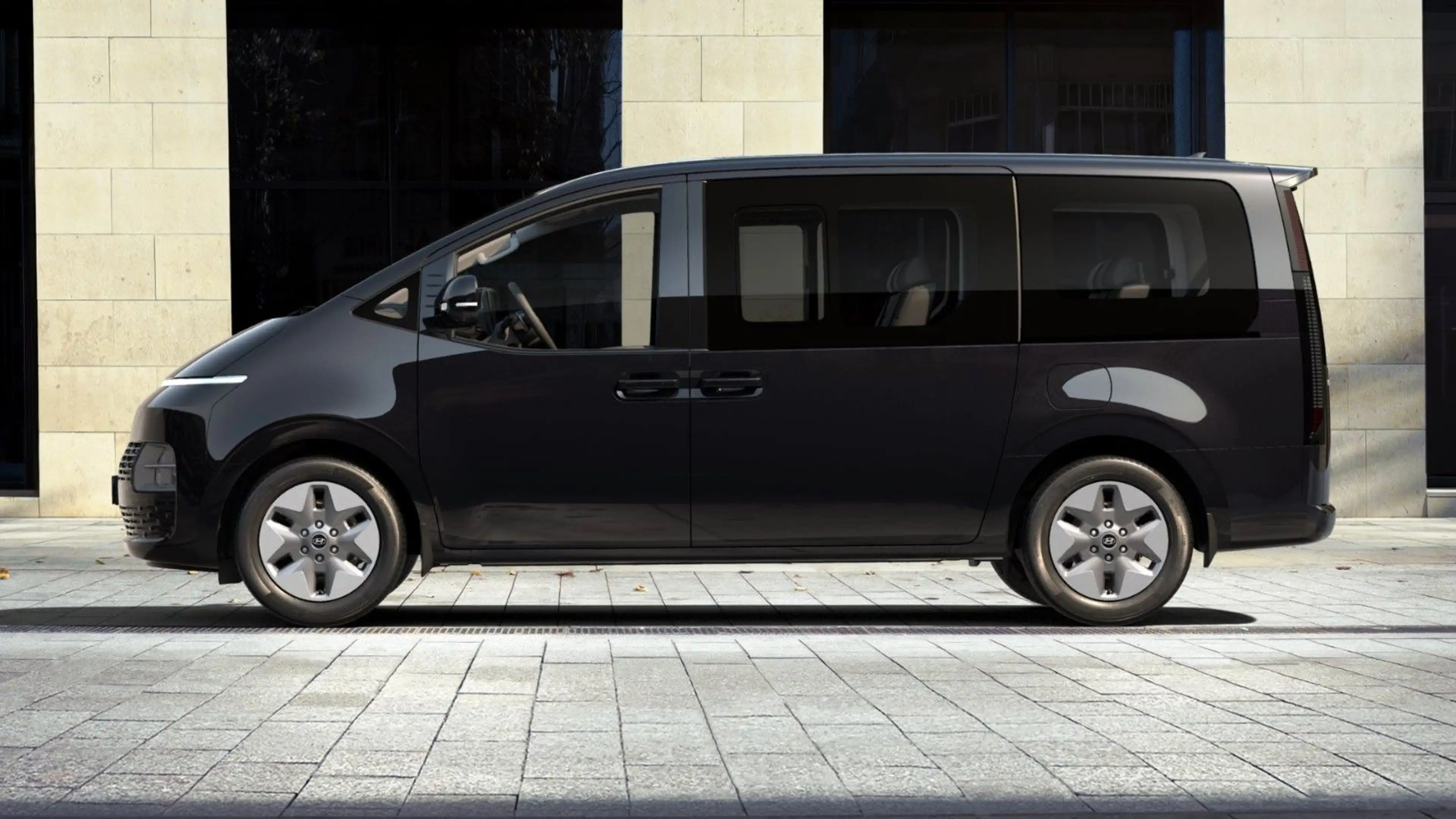 Hyundai STARIA PRIME Hybrid 2WD*360*SzHz*SzBl*LED* — photo 3