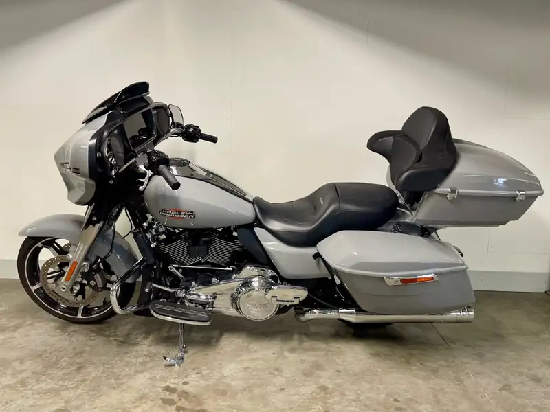 Harley-Davidson Street Glide - foto 3