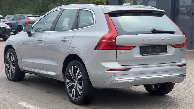 Volvo XC60 view 4