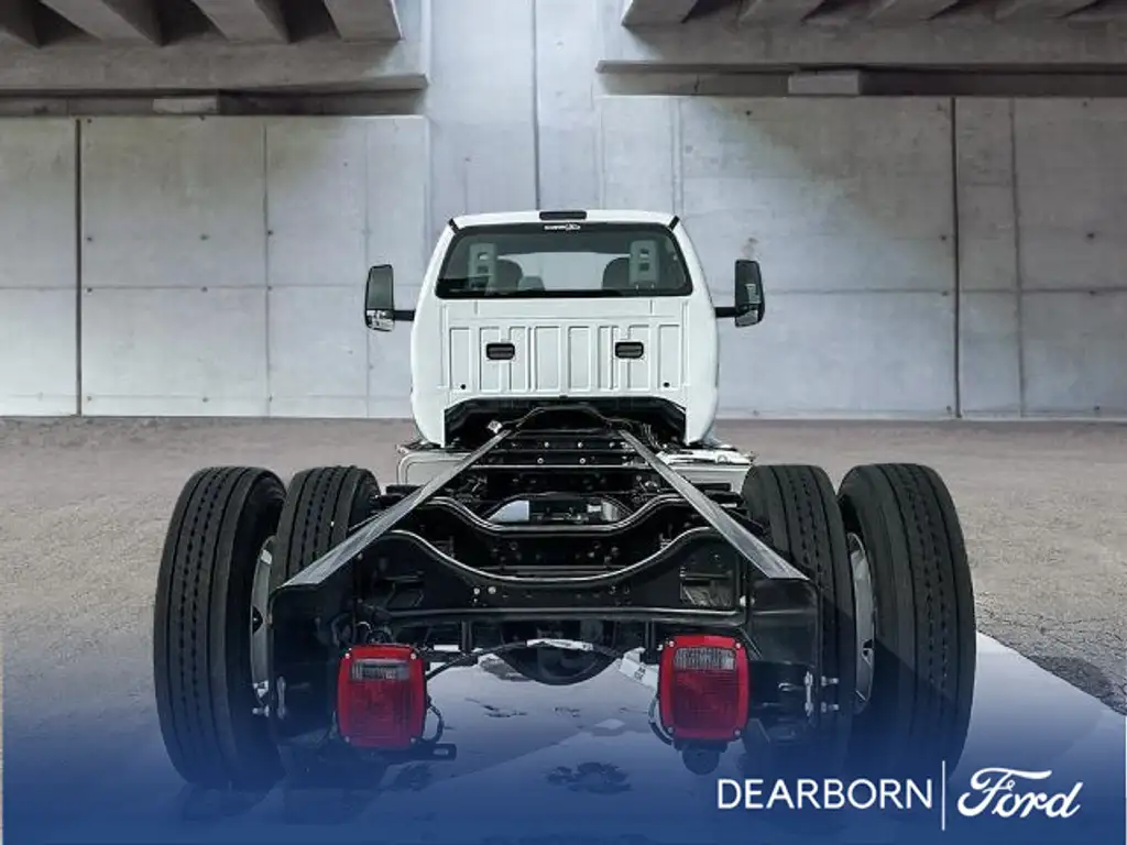 Ford F-650 2025 photo 2
