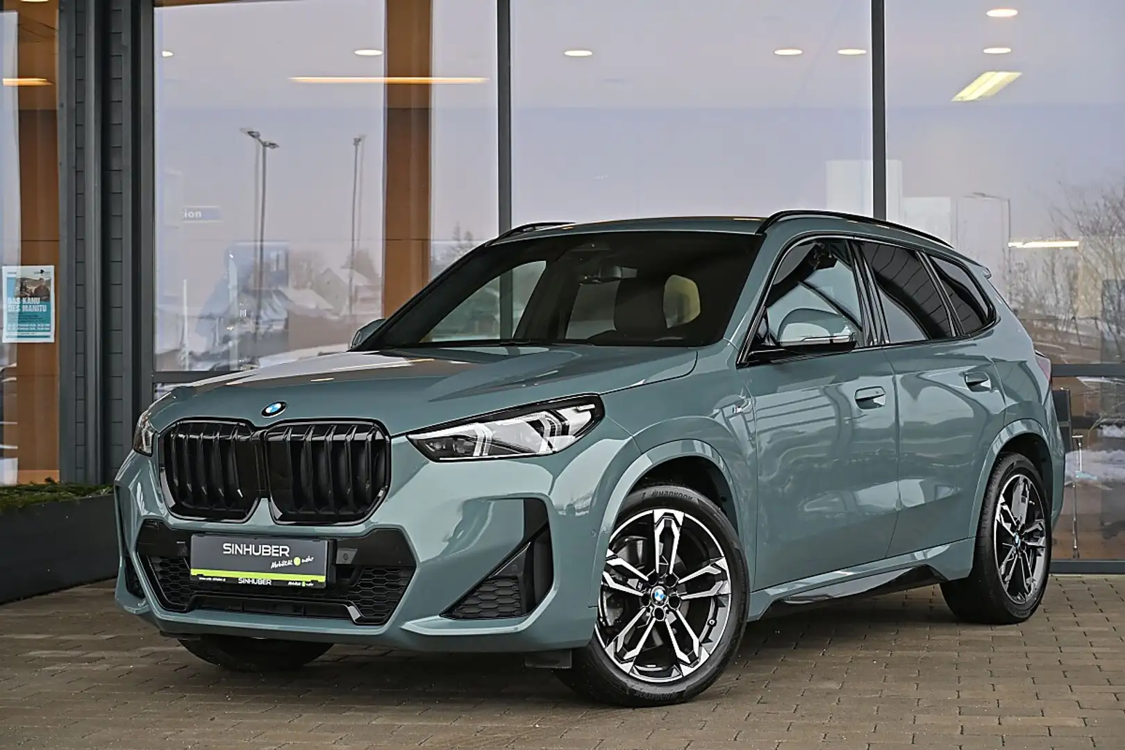 BMW X1 xDrive23d 48V Aut. M Sport 19", ACC, AHK elektr... Blau - 1