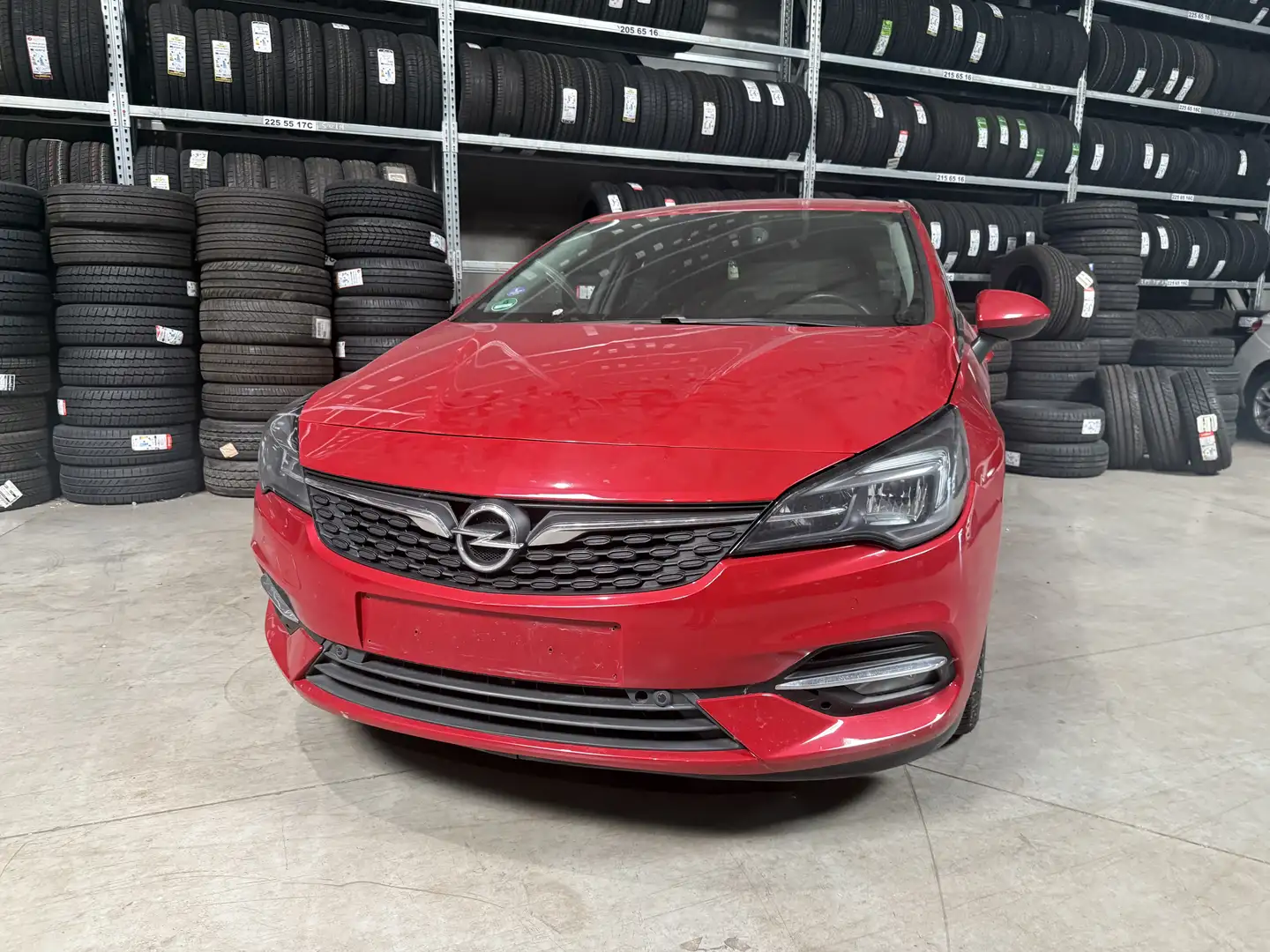 Opel Astra 1.2 Turbo Edition * EXPORT PRICE * MOTOR PROBLEM - 1