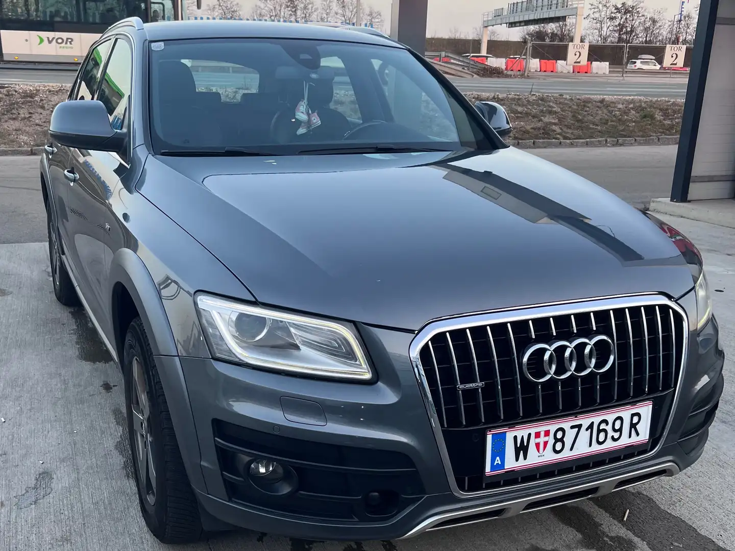 Audi Q5 Q5 2,0 TDI quattro DPF S-tronic Grau - 1
