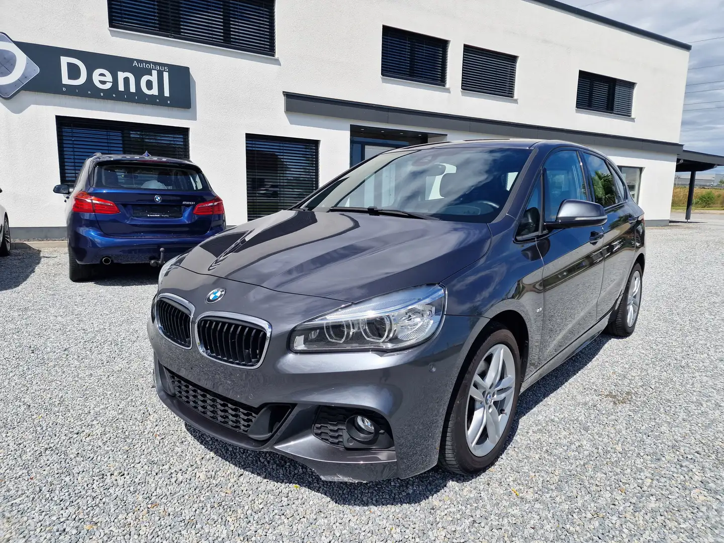 BMW 220 220i Active Tourer Aut. M Sport*RFK*LED*Komfort* Grau - 2