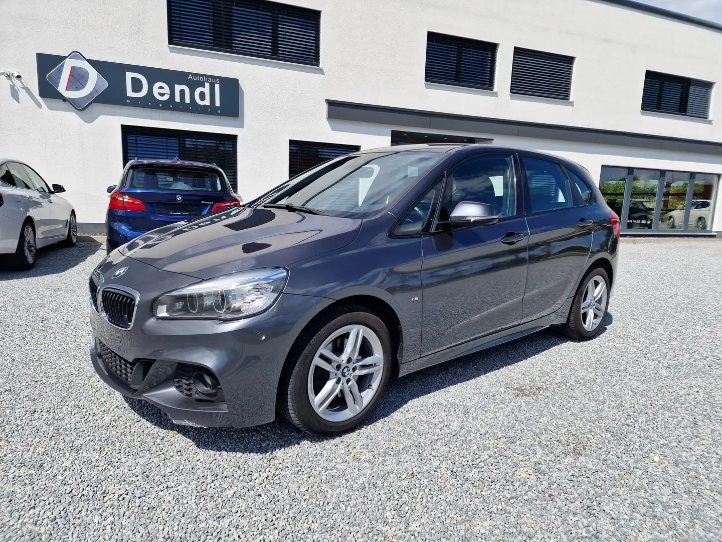 BMW 220 220i Active Tourer Aut. M Sport*RFK*LED*Komfort* Grau - 1