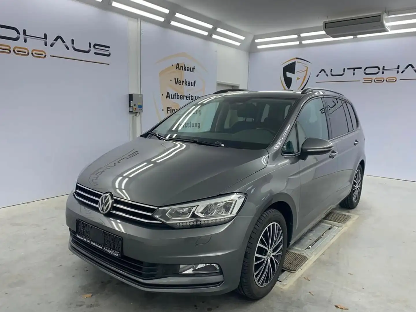 Volkswagen Touran 7 SITZER AHK KLIMA NAVI PDC MFL LED SHZ Gris - 1