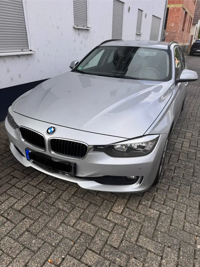 BMW 320 320d Touring Aut. - 2