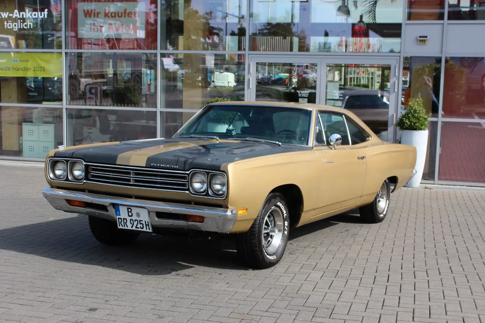 Plymouth Roadrunner 6.2 V8 Automatik im Originalzustand Gold - 2