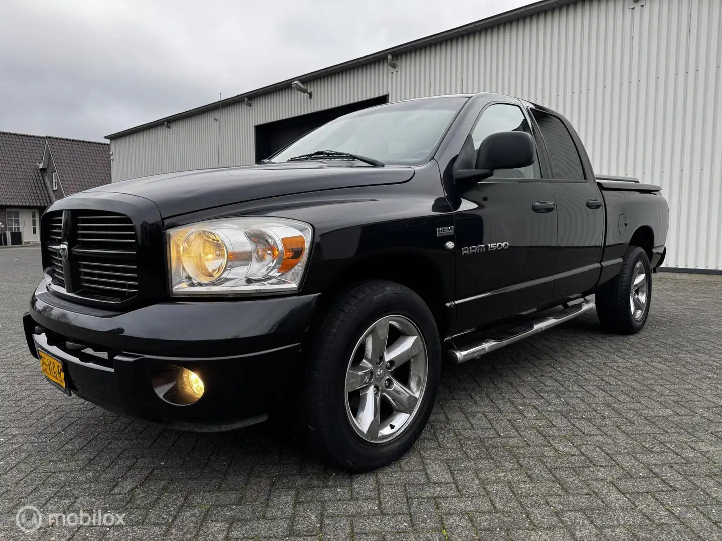 Dodge RAM 1500 5.7 HEMI V8 LPG 4x4 Quad Cab - 1
