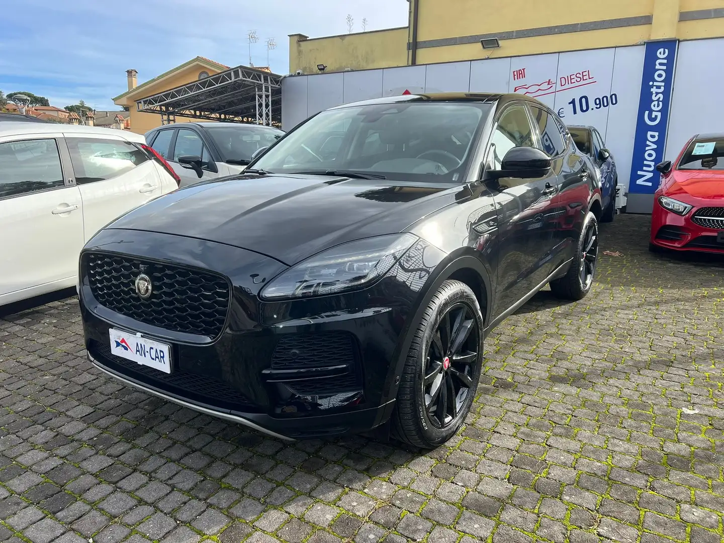 Jaguar E-Pace 1.5 i3 mhev S fwd 160cv auto - Total Black Noir - 1