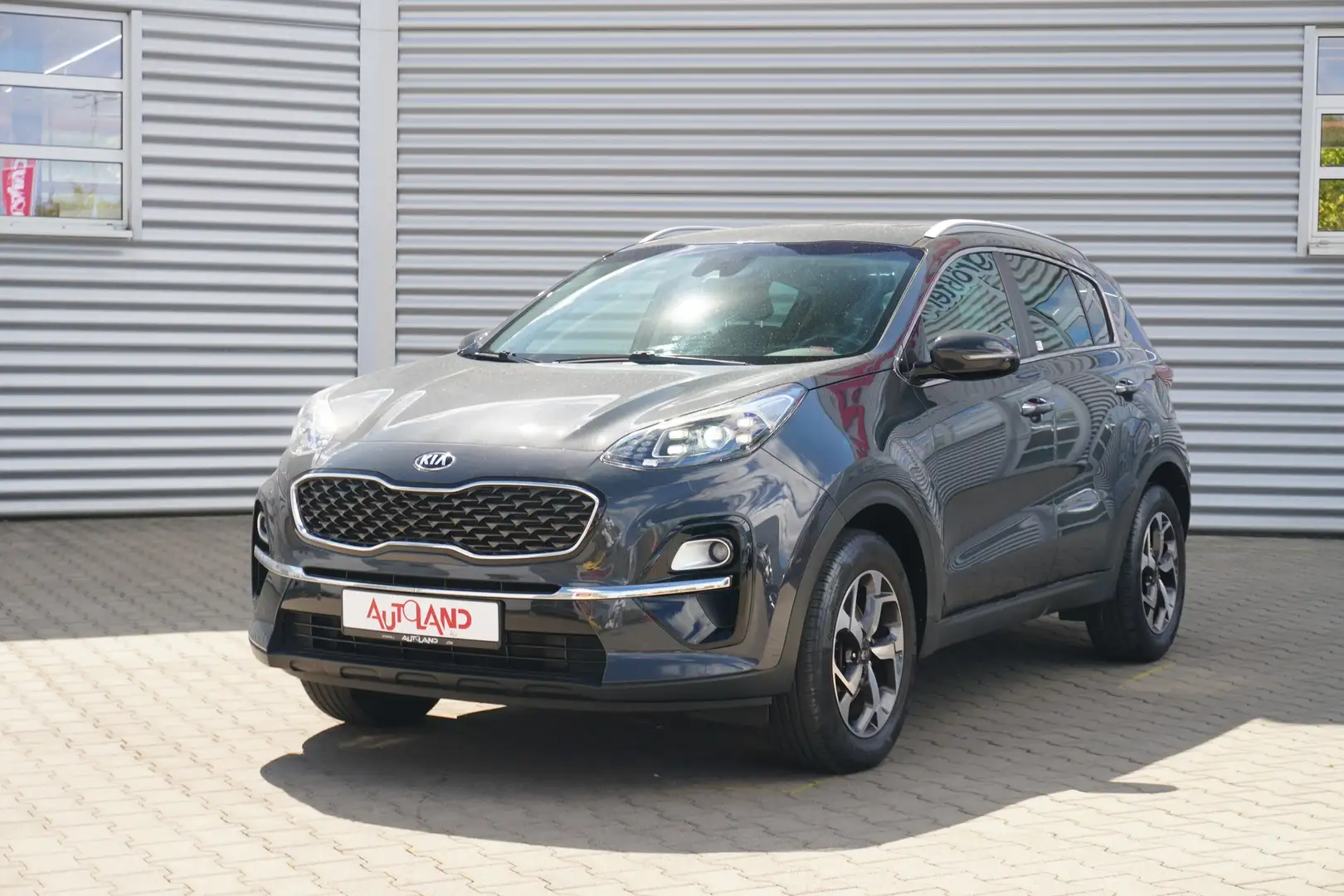 Kia Sportage 1.6 Dream Team 2WD LED Navi AHK Kamera Grijs - 2