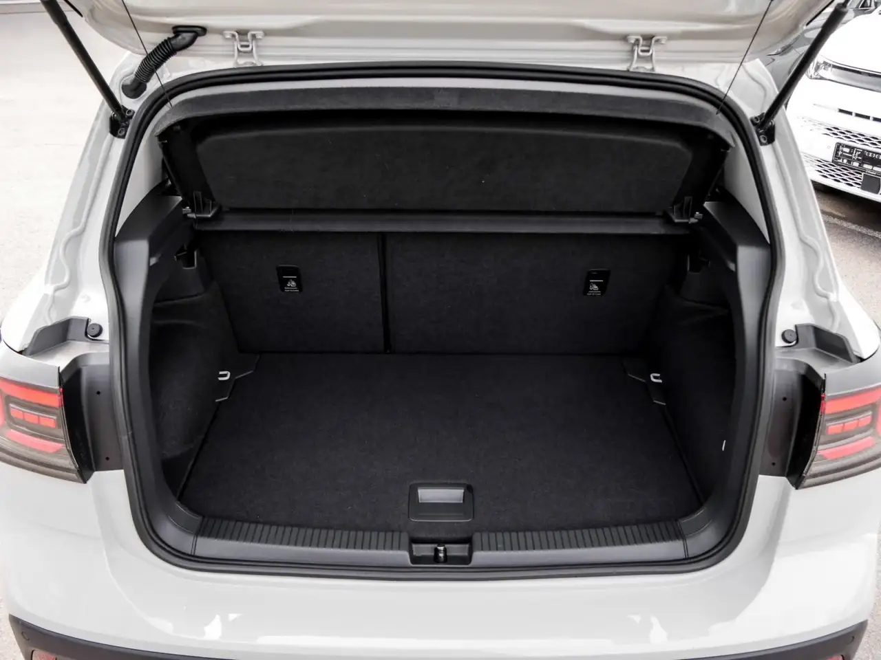 Volkswagen T-Cross Life 1.0 TSI LED Navi AHK TravelAss. Ganzj.reifen 12