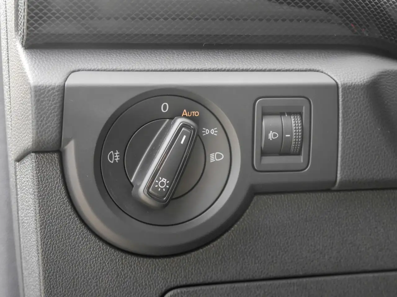 Volkswagen T-Cross Life 1.0 TSI LED Navi AHK TravelAss. Ganzj.reifen 14