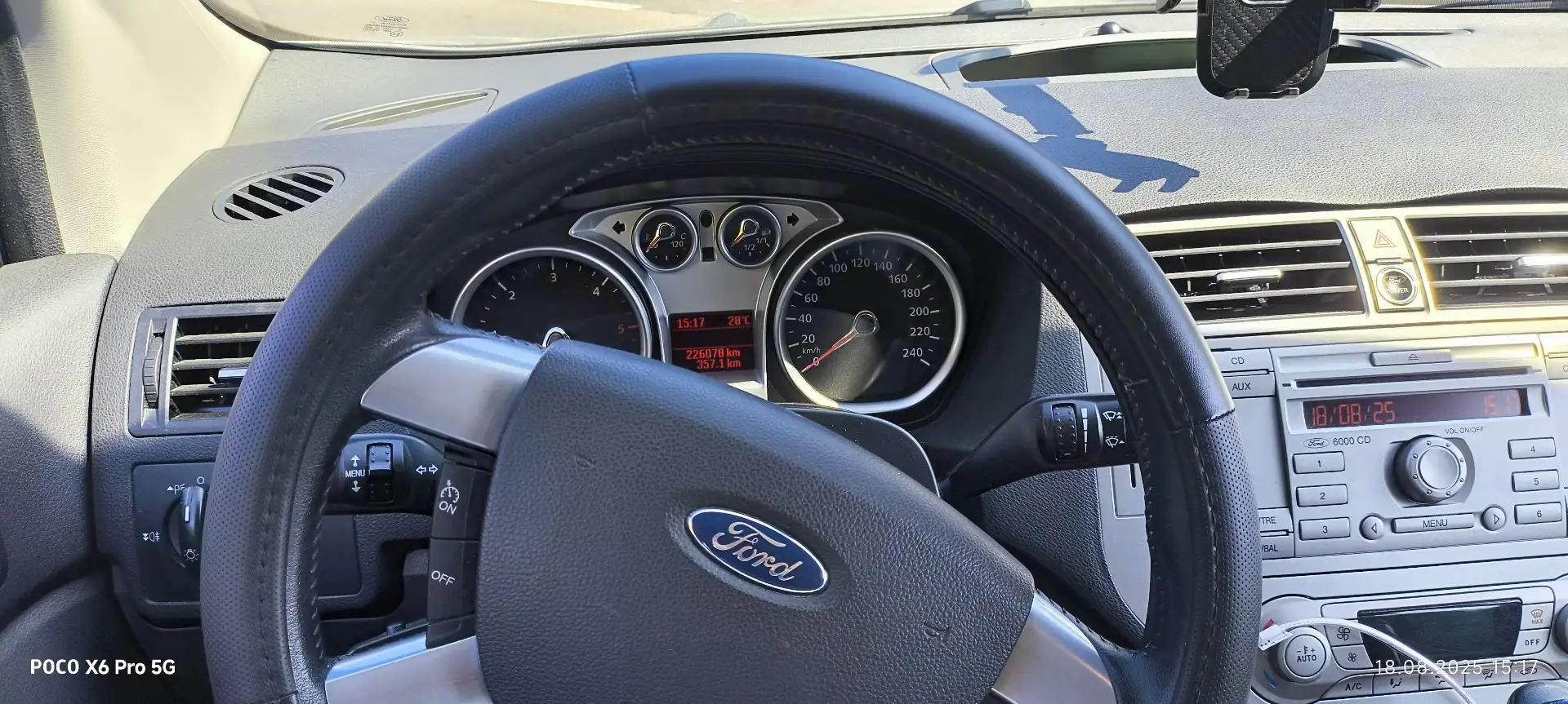 Ford Kuga 2.0 TDCi 4*4 Titanium - 1