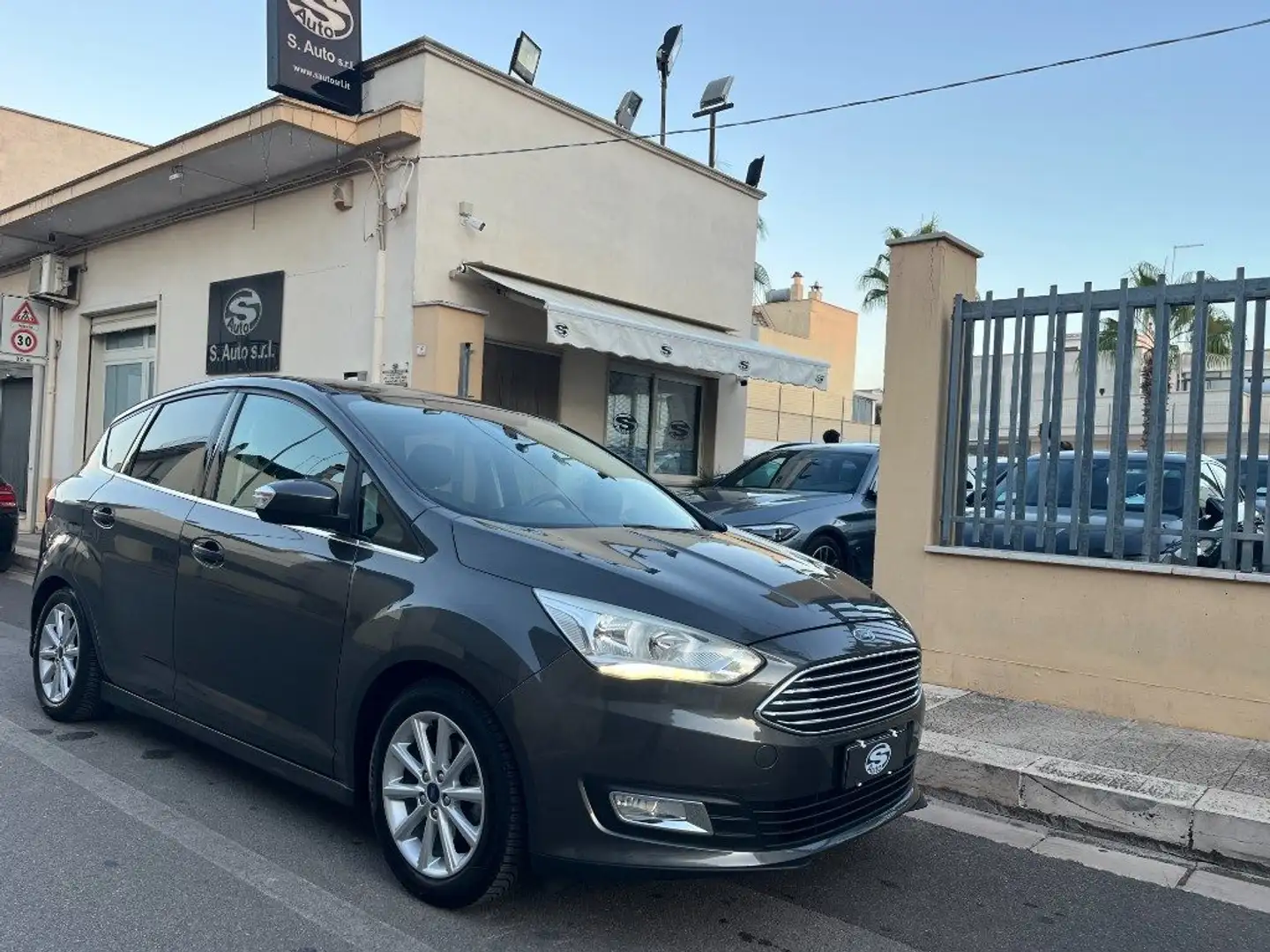 Ford C-Max 1.6 120CV GPL Titanium Grijs - 1