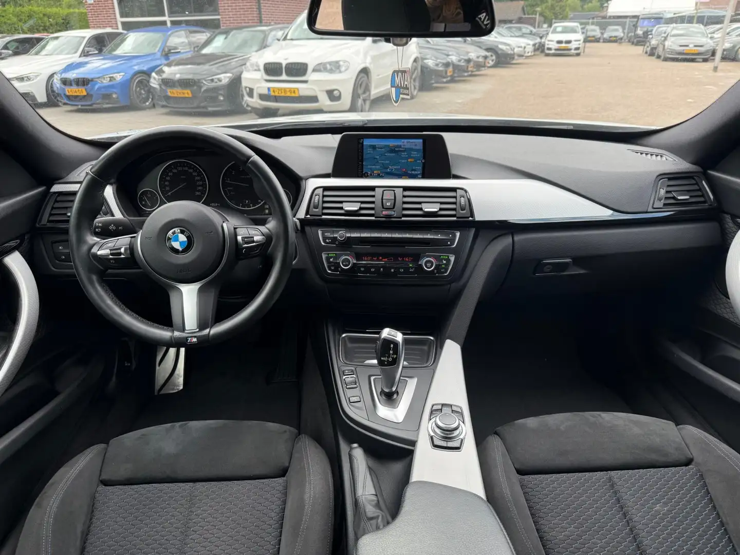 BMW 320 3-serie Gran Turismo 320i High Executive M Sport|N Wit - 2