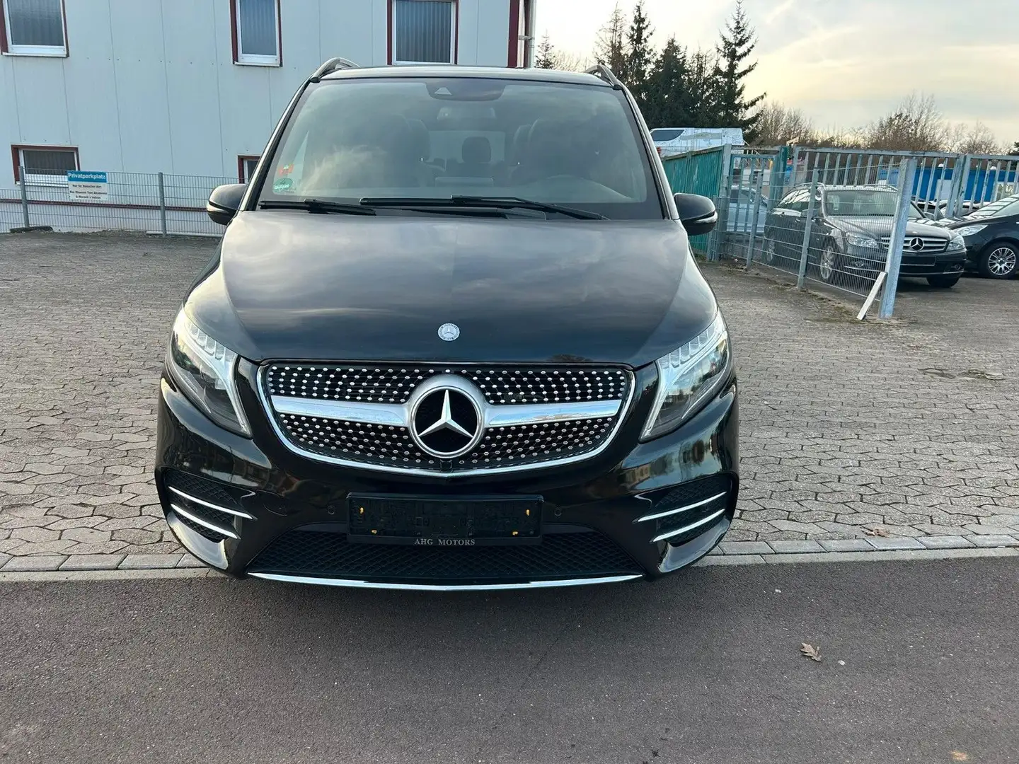 Mercedes-Benz V 220 AMG CDI LONG AUT+7 SITZE+PANO+SCHECKHEFT Schwarz - 2