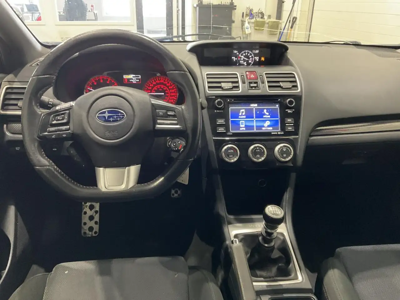 Subaru WRX снимка Subaru WRX