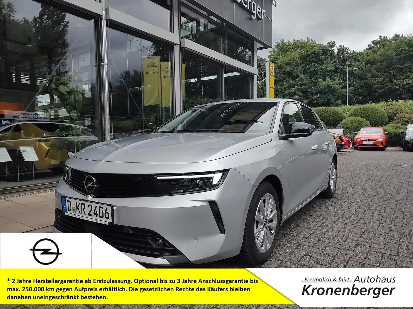 Opel Astra 1.2 Enjoy Allwetterreifen Silber - 1